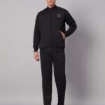 Black puffured wollen tracksuit